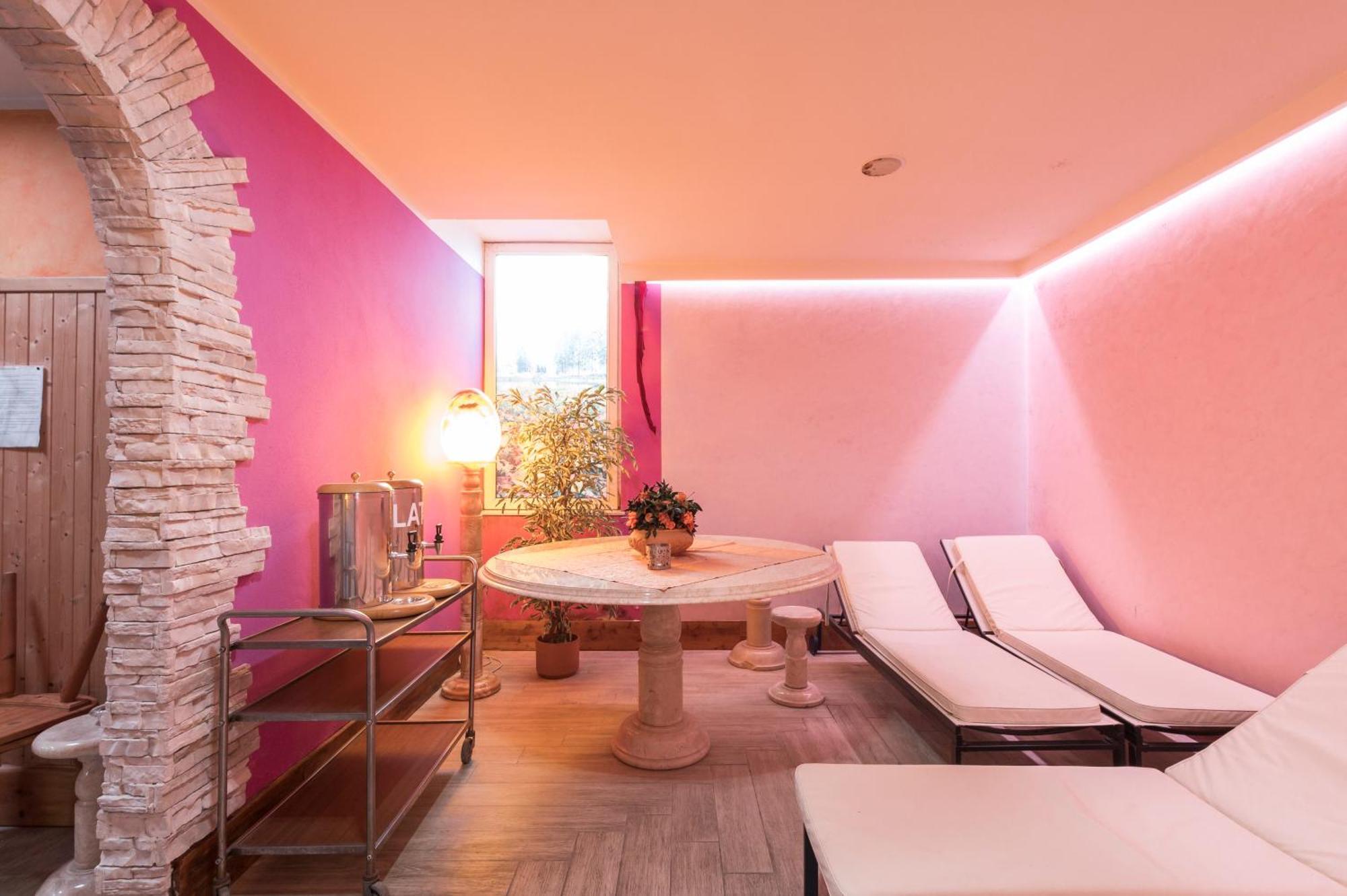 Hotel Vescovi أسياجو المظهر الخارجي الصورة