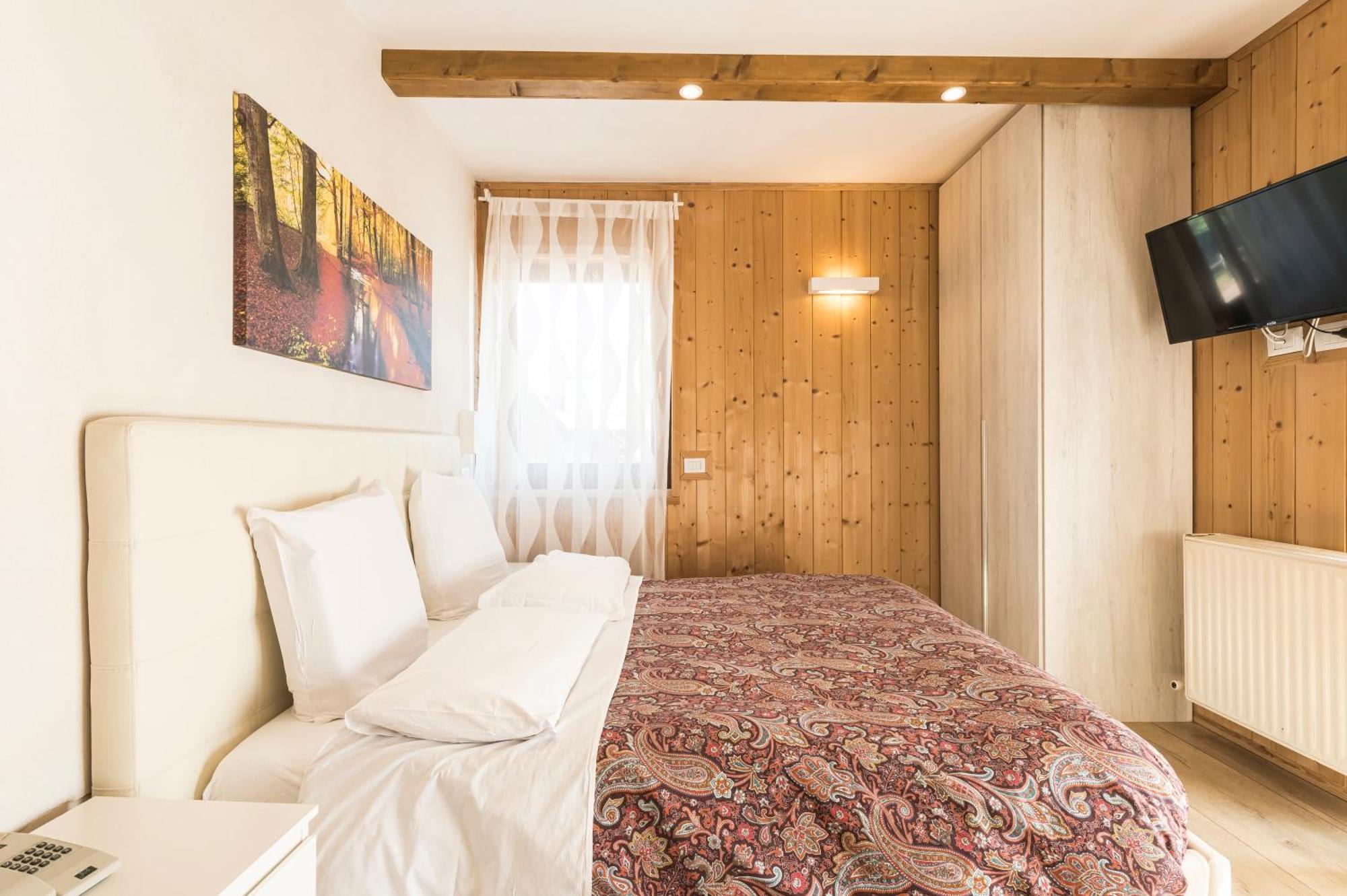 Hotel Vescovi أسياجو المظهر الخارجي الصورة