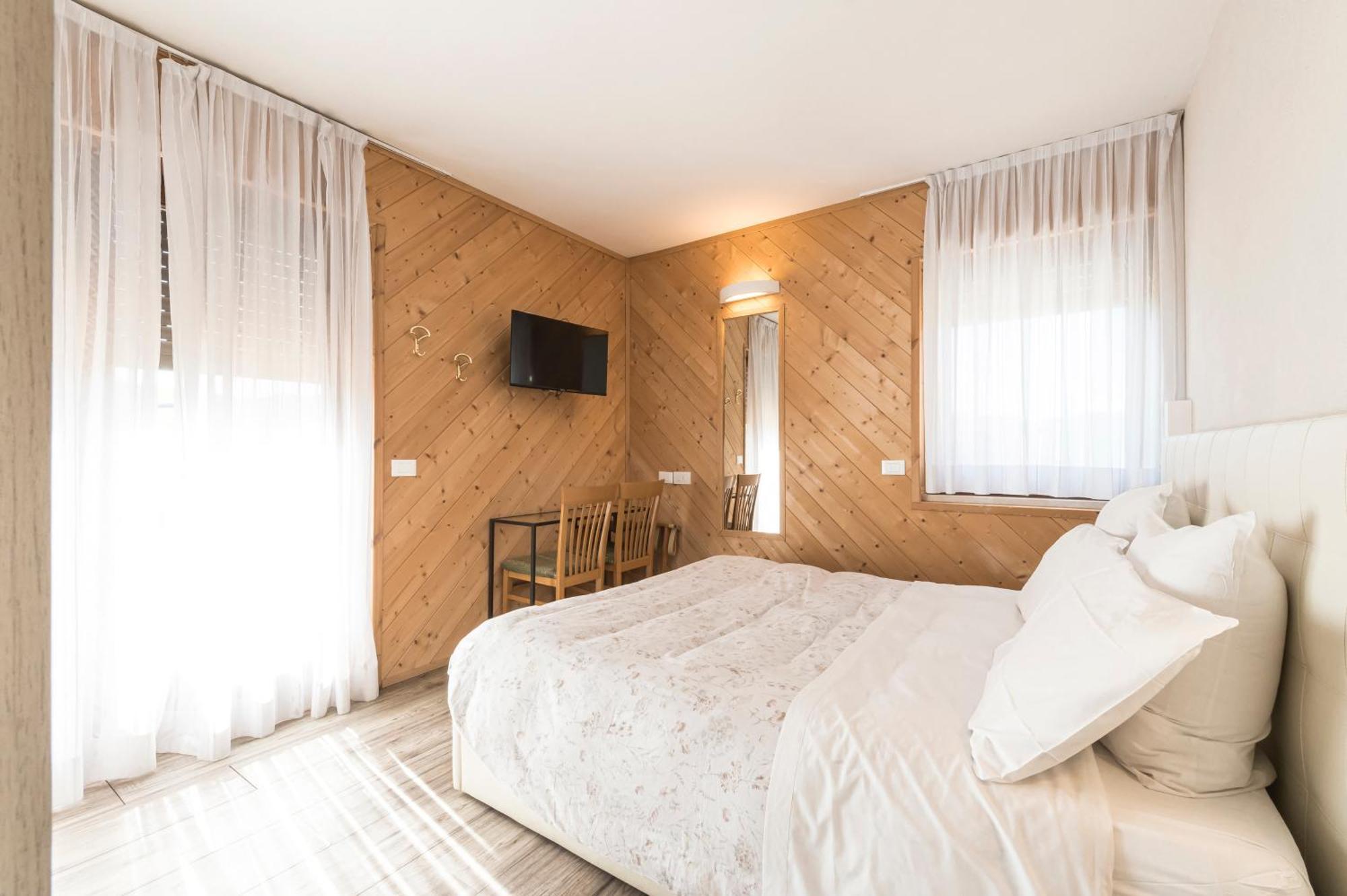 Hotel Vescovi أسياجو المظهر الخارجي الصورة
